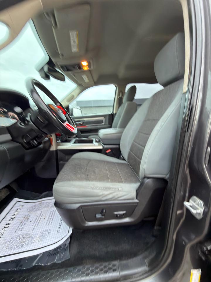 RAM 1500 4WD Crew Cab 140.5" Big Horn 2015