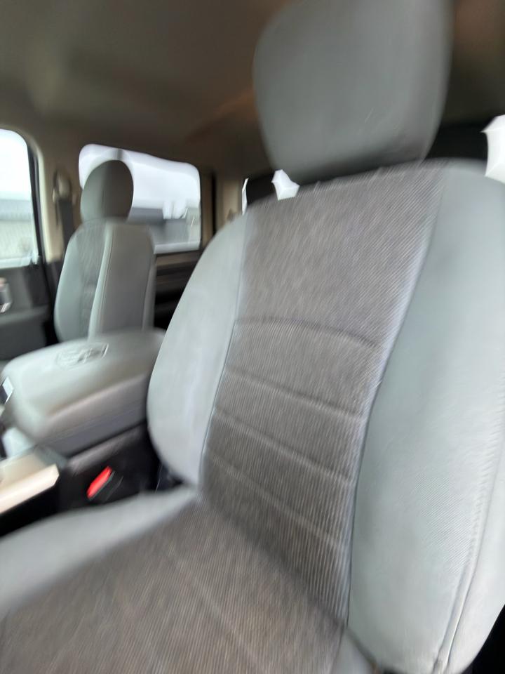 RAM 1500 4WD Crew Cab 140.5" Big Horn 2015