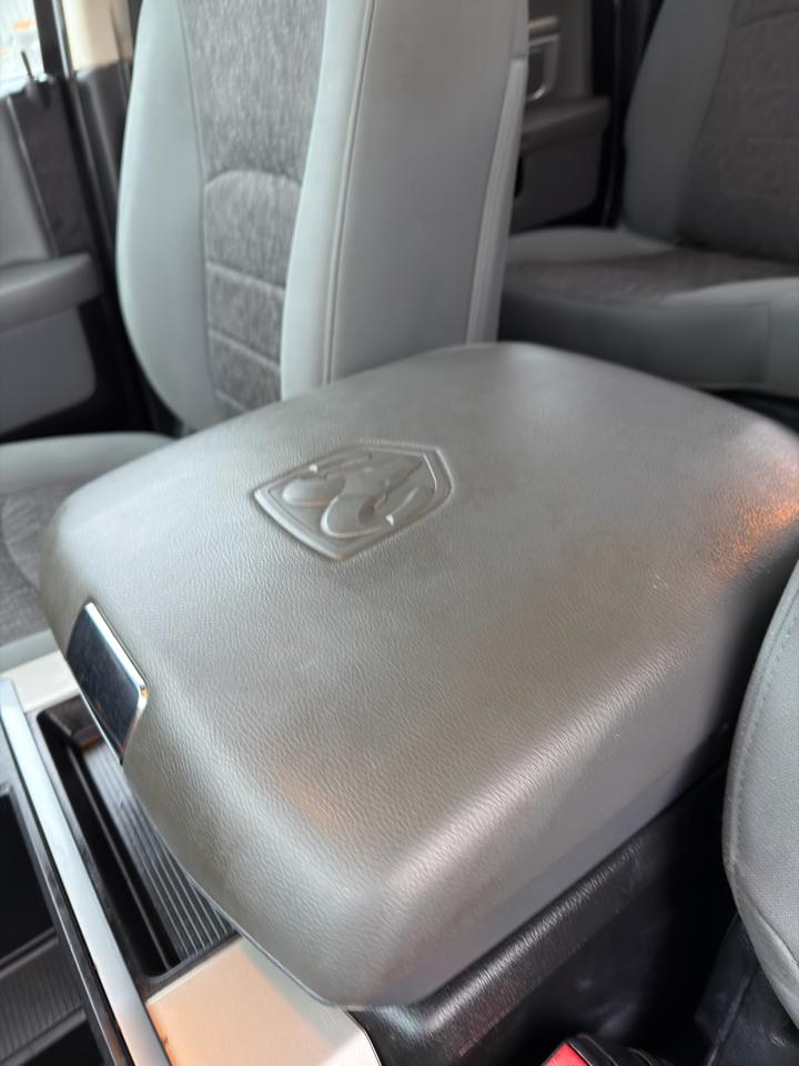 RAM 1500 4WD Crew Cab 140.5" Big Horn 2015