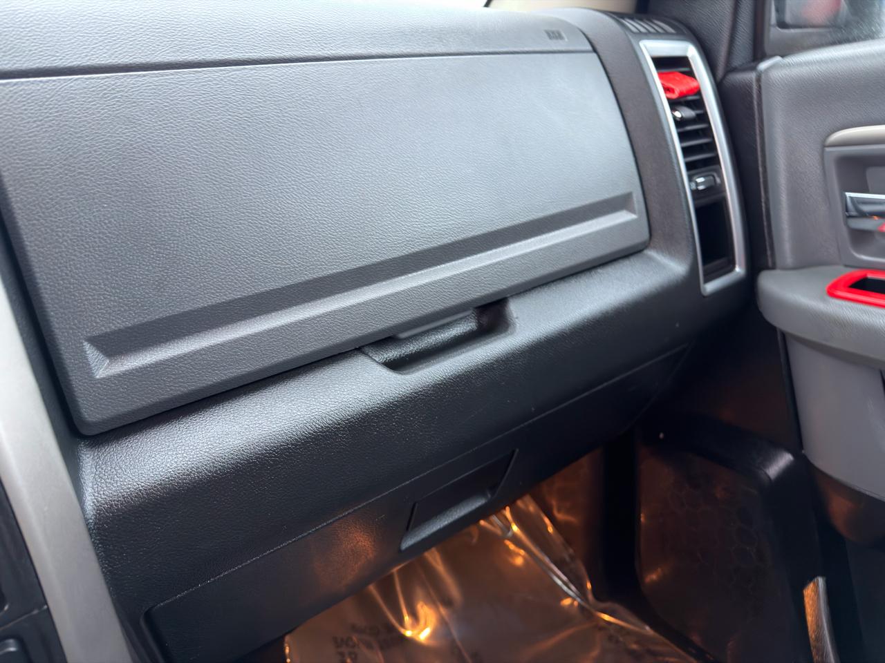 RAM 1500 4WD Crew Cab 140.5" Big Horn 2015