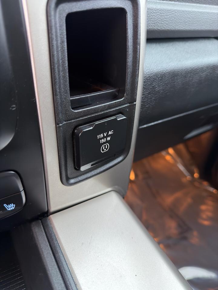 RAM 1500 4WD Crew Cab 140.5" Big Horn 2015