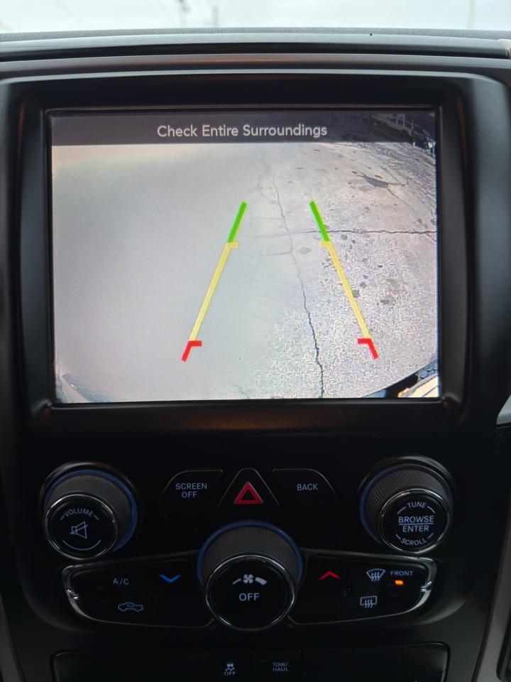 RAM 1500 4WD Crew Cab 140.5" Big Horn 2015