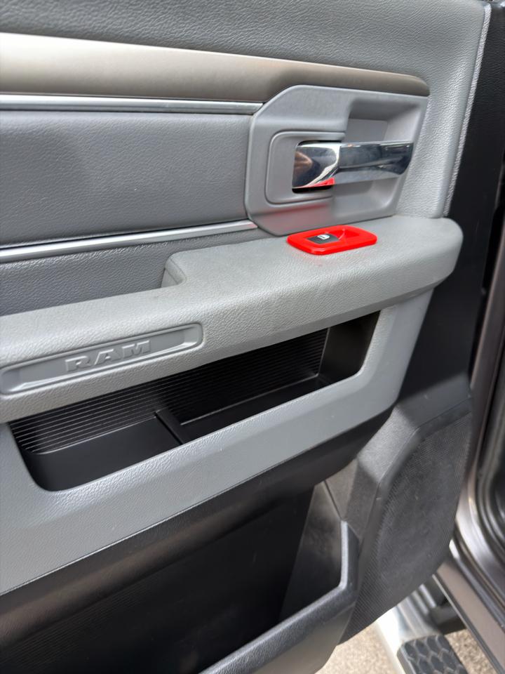 RAM 1500 4WD Crew Cab 140.5" Big Horn 2015