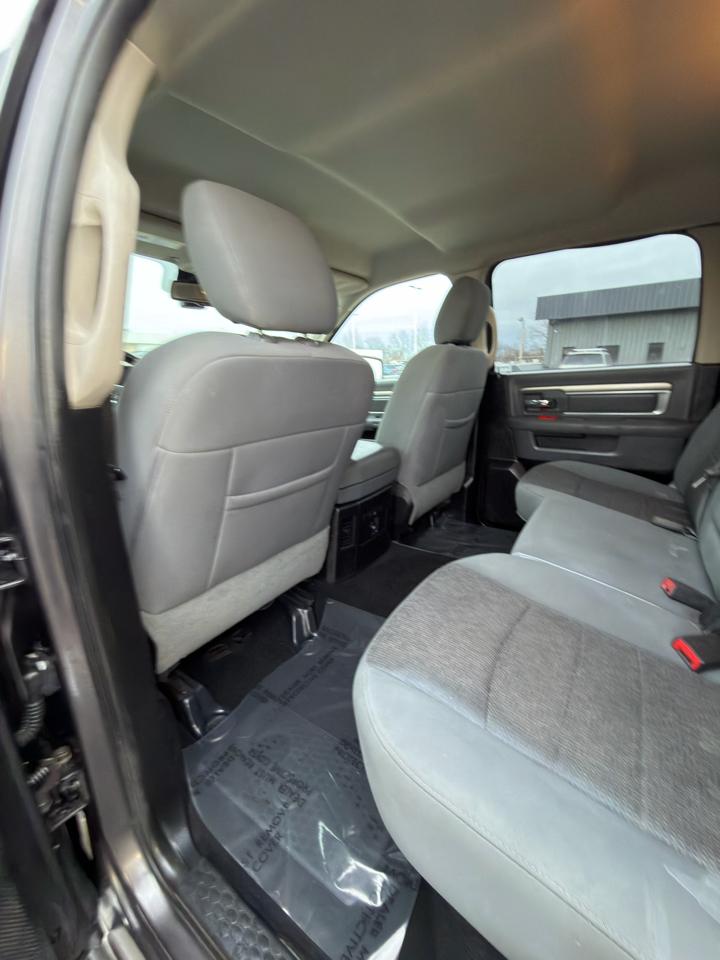 RAM 1500 4WD Crew Cab 140.5" Big Horn 2015