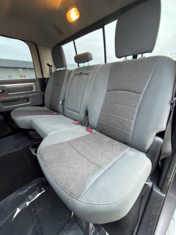 RAM 1500 4WD Crew Cab 140.5" Big Horn 2015