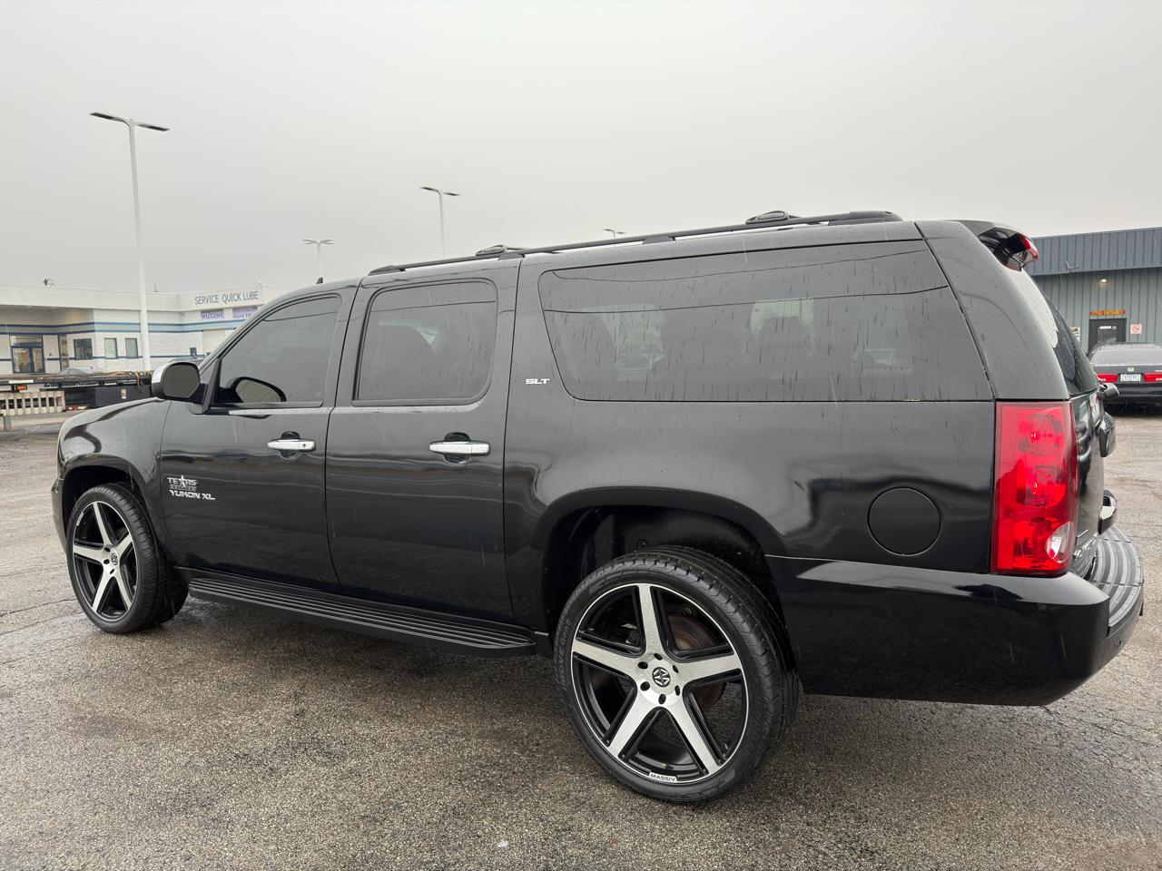 GMC Yukon XL 4WD 4dr 1500 SLT 2011