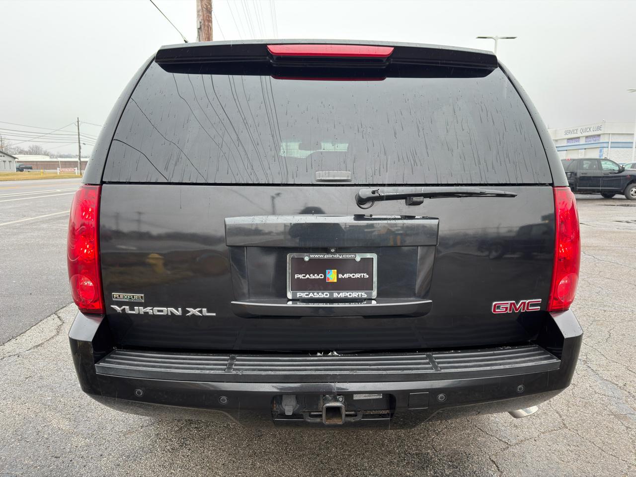 GMC Yukon XL 4WD 4dr 1500 SLT 2011