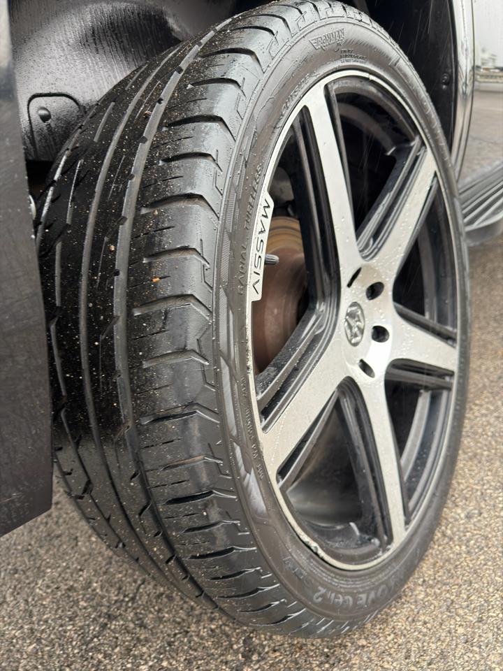 GMC Yukon XL 4WD 4dr 1500 SLT 2011