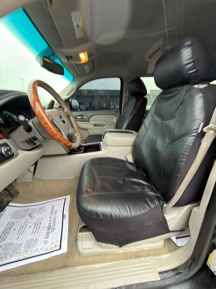 GMC Yukon XL 4WD 4dr 1500 SLT 2011