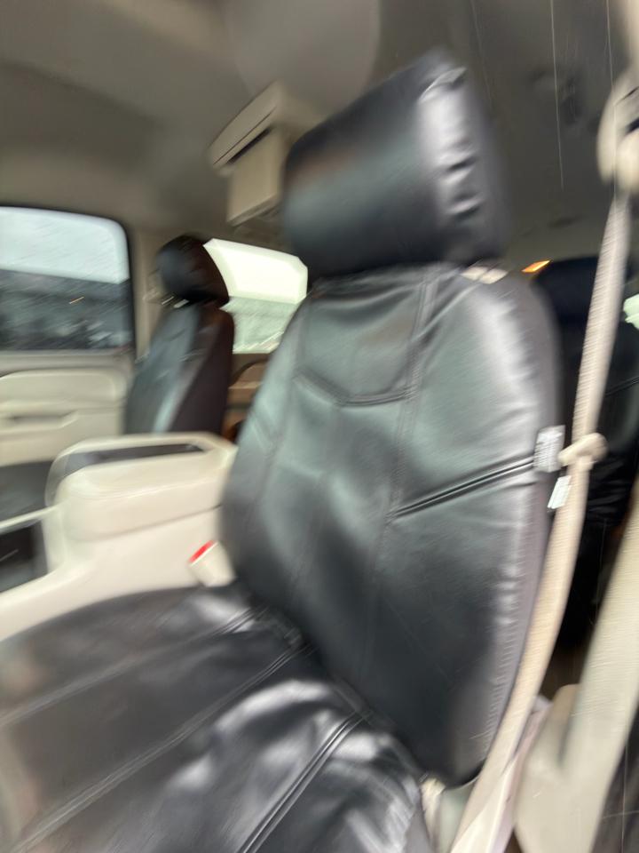 GMC Yukon XL 4WD 4dr 1500 SLT 2011