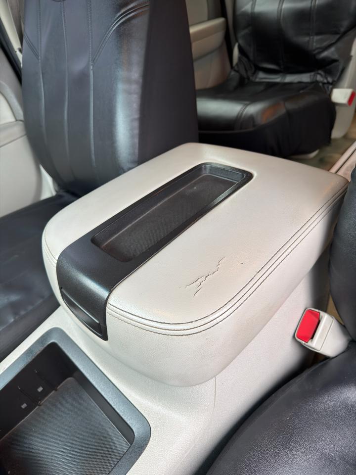 GMC Yukon XL 4WD 4dr 1500 SLT 2011