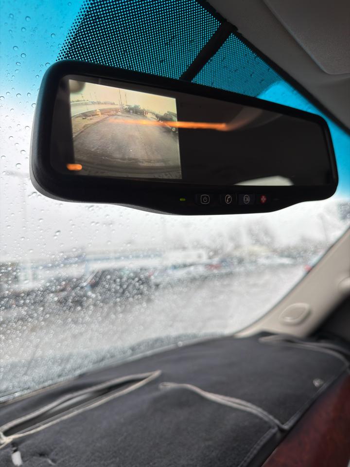 GMC Yukon XL 4WD 4dr 1500 SLT 2011