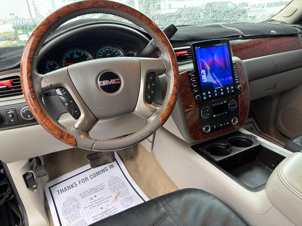 GMC Yukon XL 4WD 4dr 1500 SLT 2011