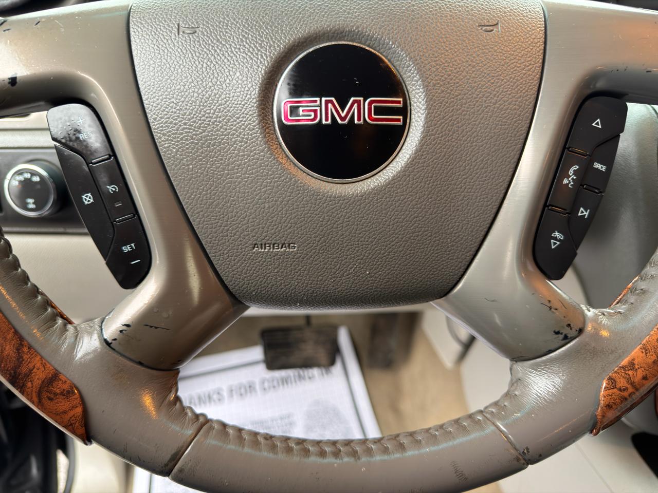 GMC Yukon XL 4WD 4dr 1500 SLT 2011