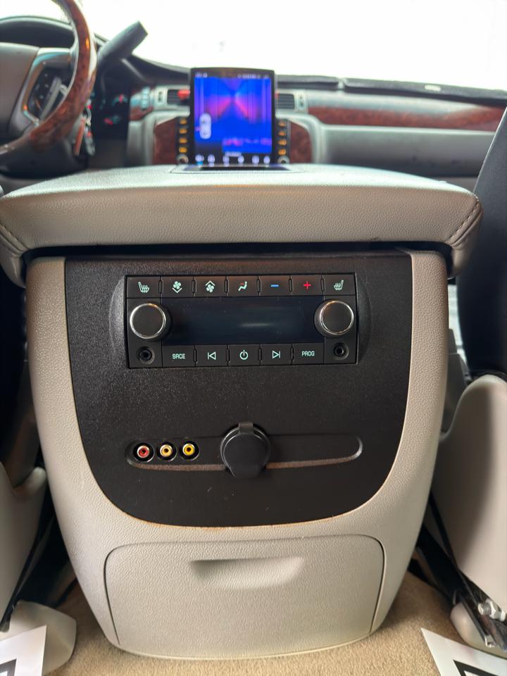 GMC Yukon XL 4WD 4dr 1500 SLT 2011