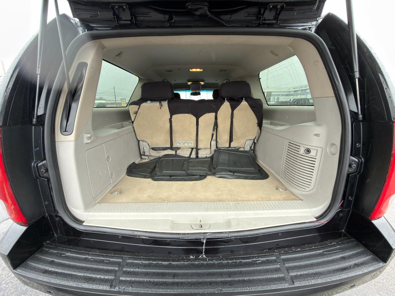 GMC Yukon XL 4WD 4dr 1500 SLT 2011