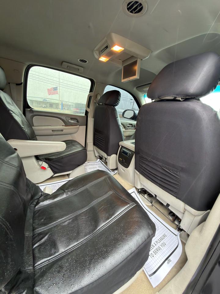 GMC Yukon XL 4WD 4dr 1500 SLT 2011