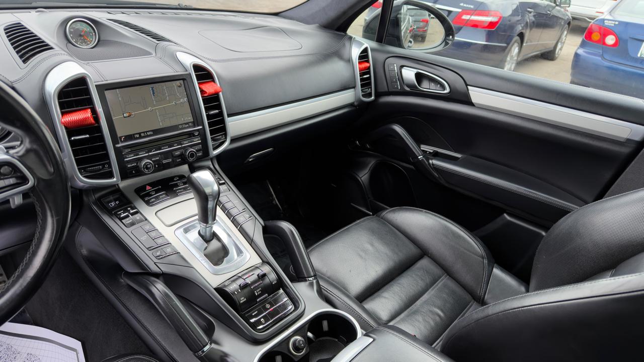 Porsche Cayenne AWD 4dr Turbo 2015