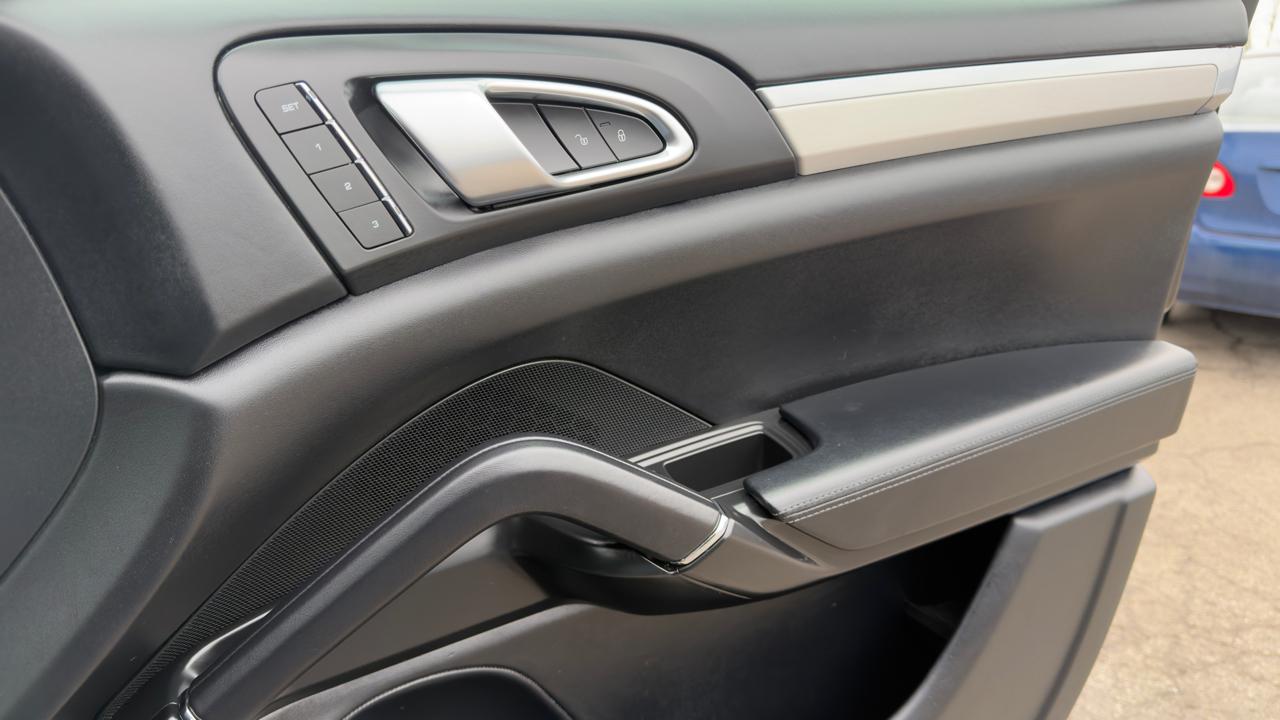 Porsche Cayenne AWD 4dr Turbo 2015