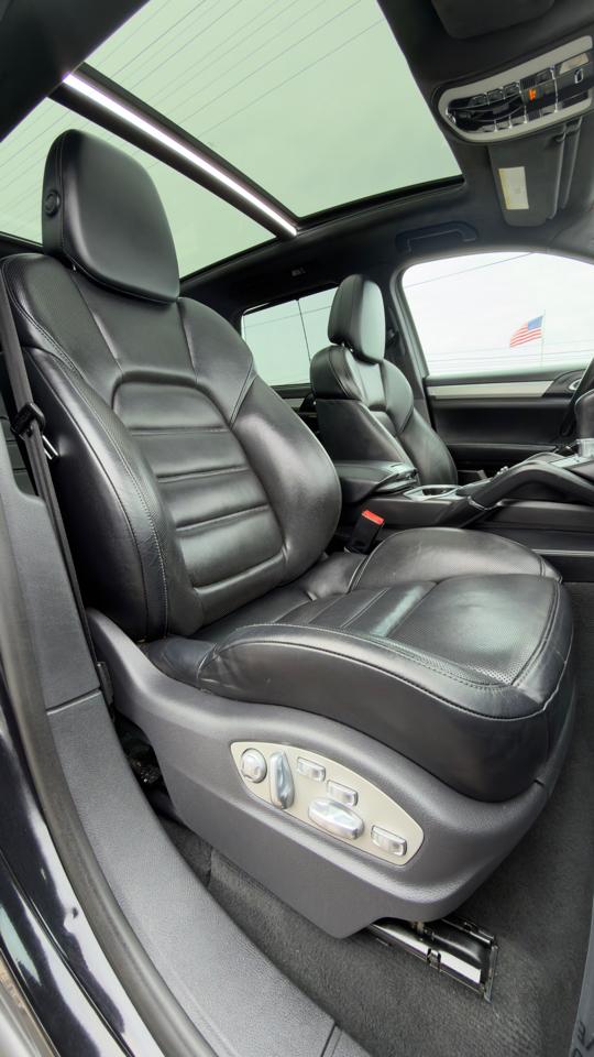 Porsche Cayenne AWD 4dr Turbo 2015