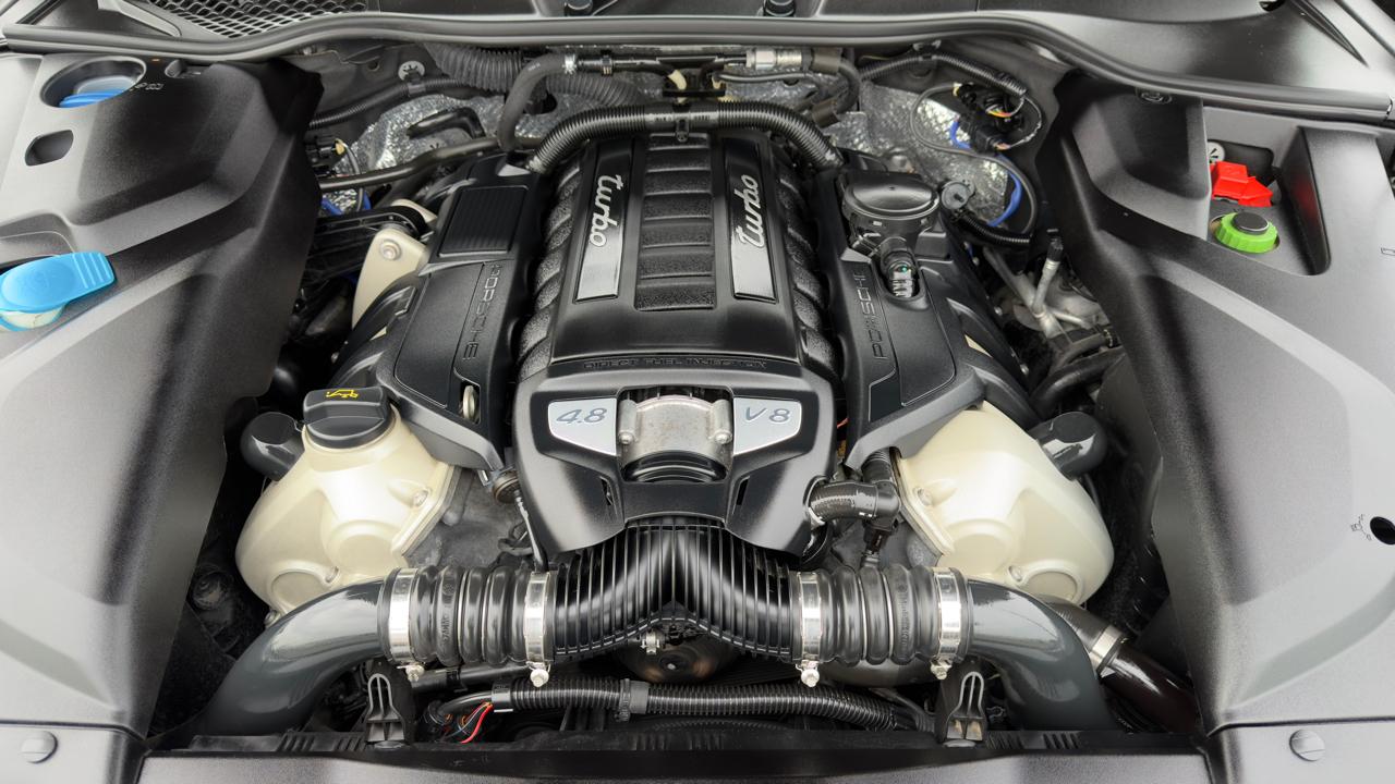 Porsche Cayenne AWD 4dr Turbo 2015