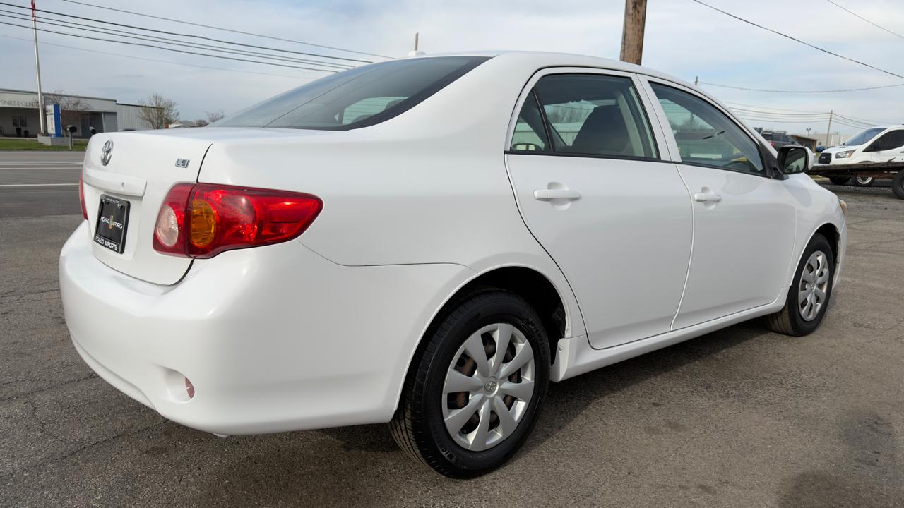 Toyota Corolla 4dr Sdn Man (Natl) 2010