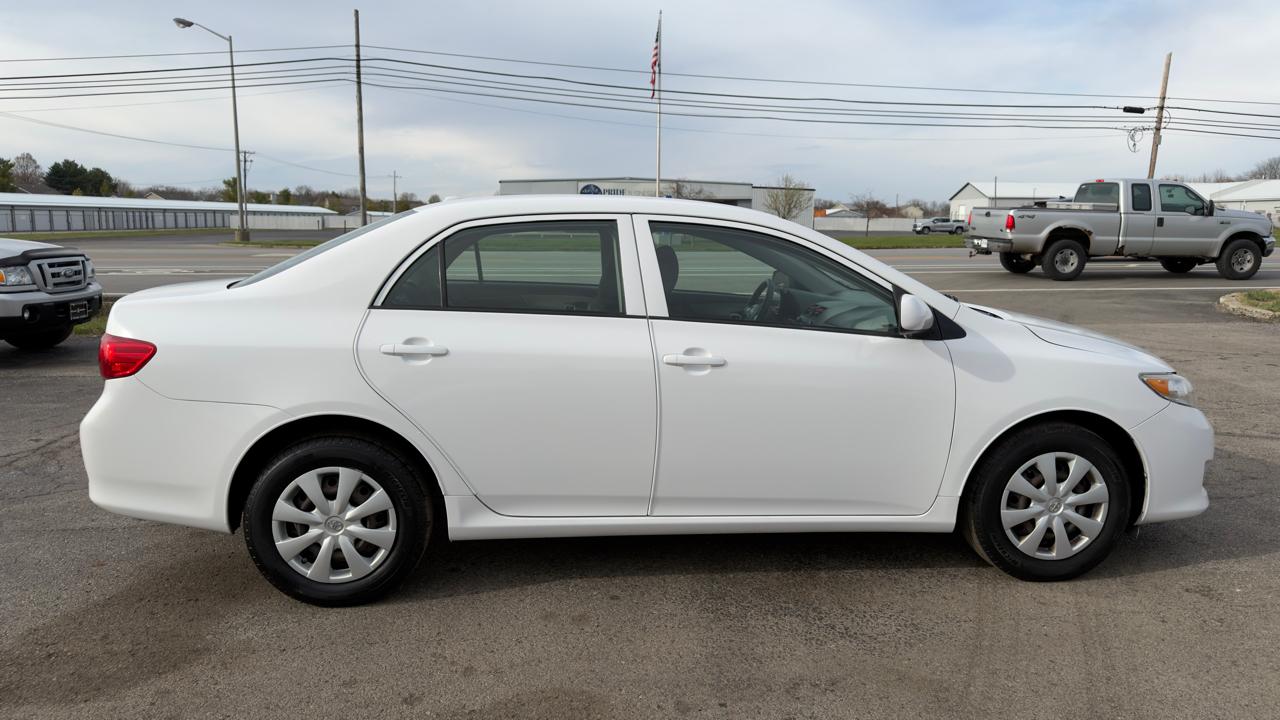 Toyota Corolla 4dr Sdn Man (Natl) 2010