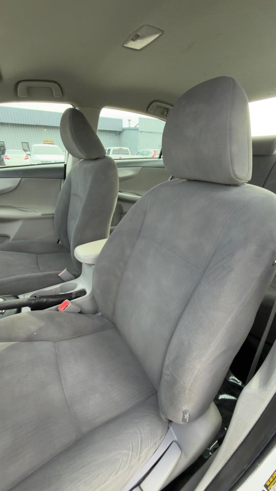 Toyota Corolla 4dr Sdn Man (Natl) 2010