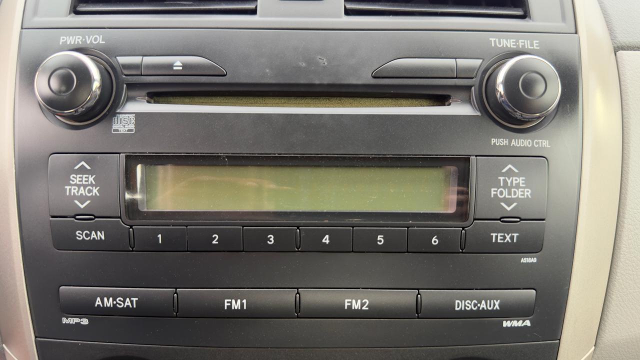 Toyota Corolla 4dr Sdn Man (Natl) 2010