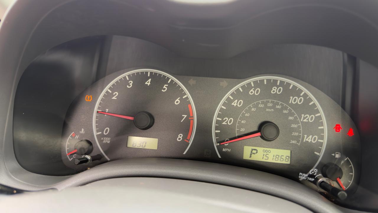 Toyota Corolla 4dr Sdn Man (Natl) 2010