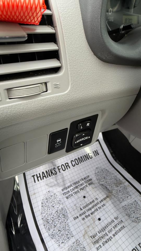 Toyota Corolla 4dr Sdn Man (Natl) 2010