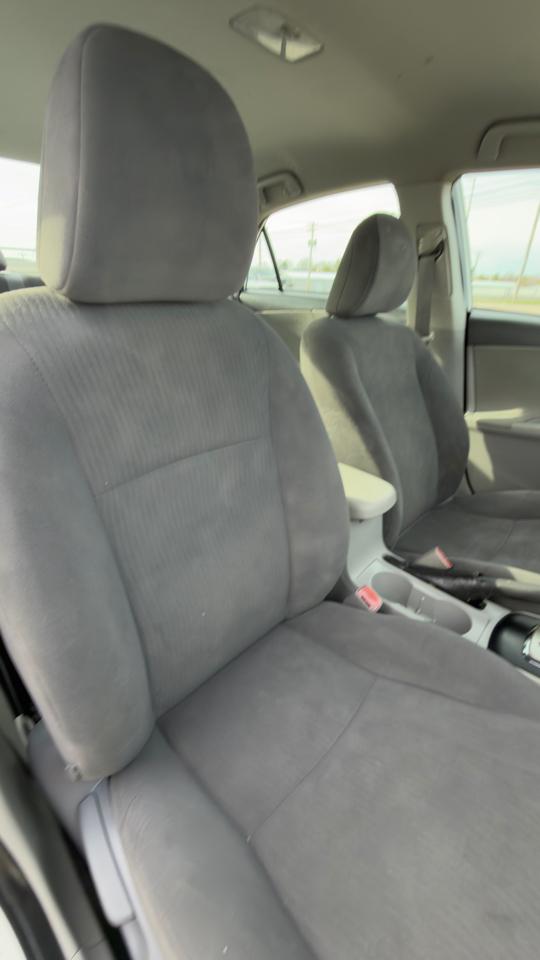 Toyota Corolla 4dr Sdn Man (Natl) 2010