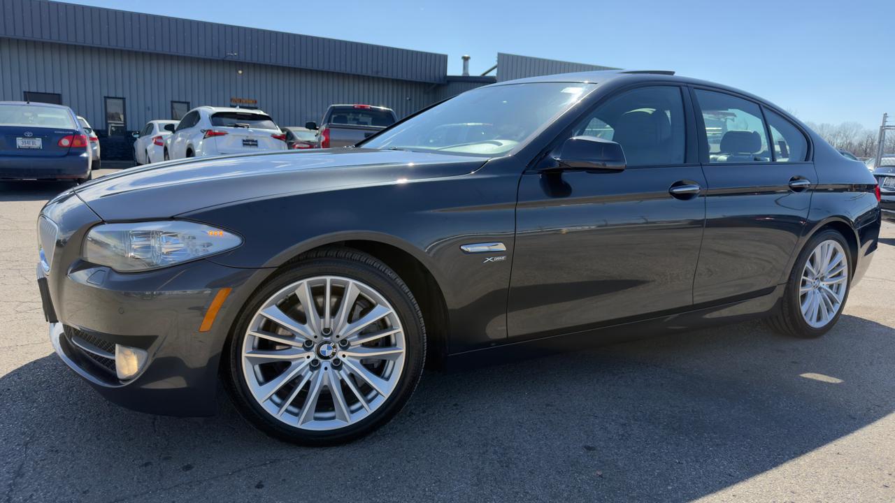 BMW 5 Series 4dr Sdn 550i xDrive AWD 2012