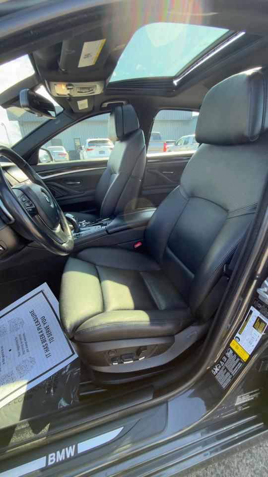 BMW 5 Series 4dr Sdn 550i xDrive AWD 2012