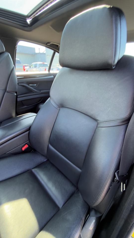 BMW 5 Series 4dr Sdn 550i xDrive AWD 2012