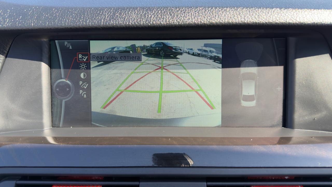 BMW 5 Series 4dr Sdn 550i xDrive AWD 2012