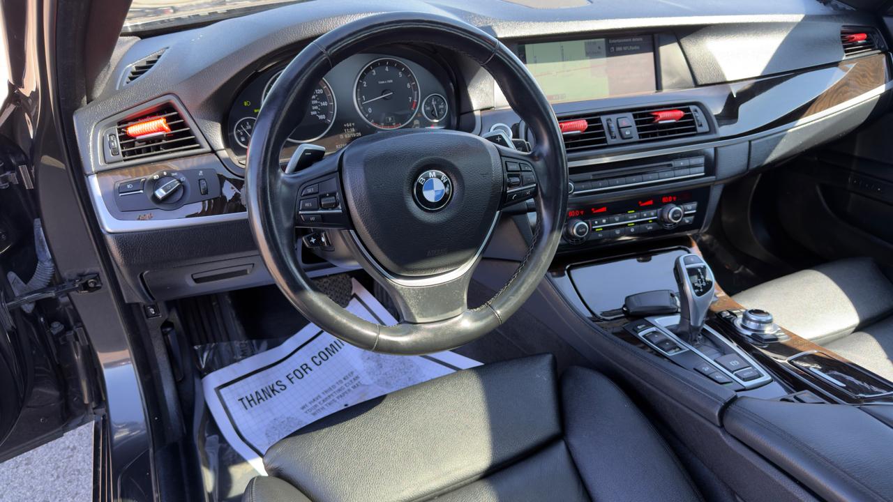 BMW 5 Series 4dr Sdn 550i xDrive AWD 2012