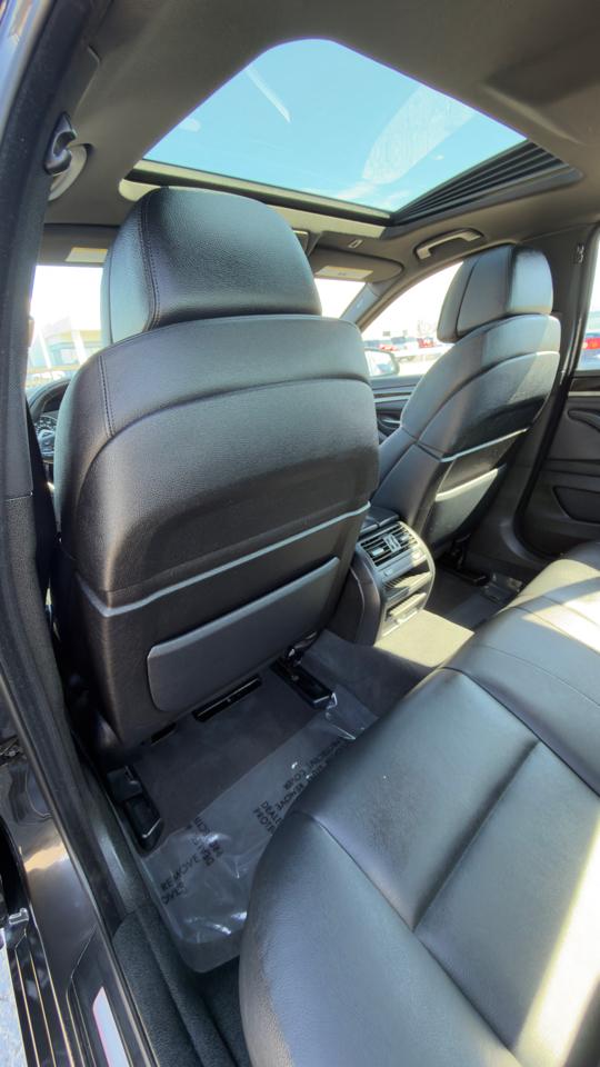 BMW 5 Series 4dr Sdn 550i xDrive AWD 2012