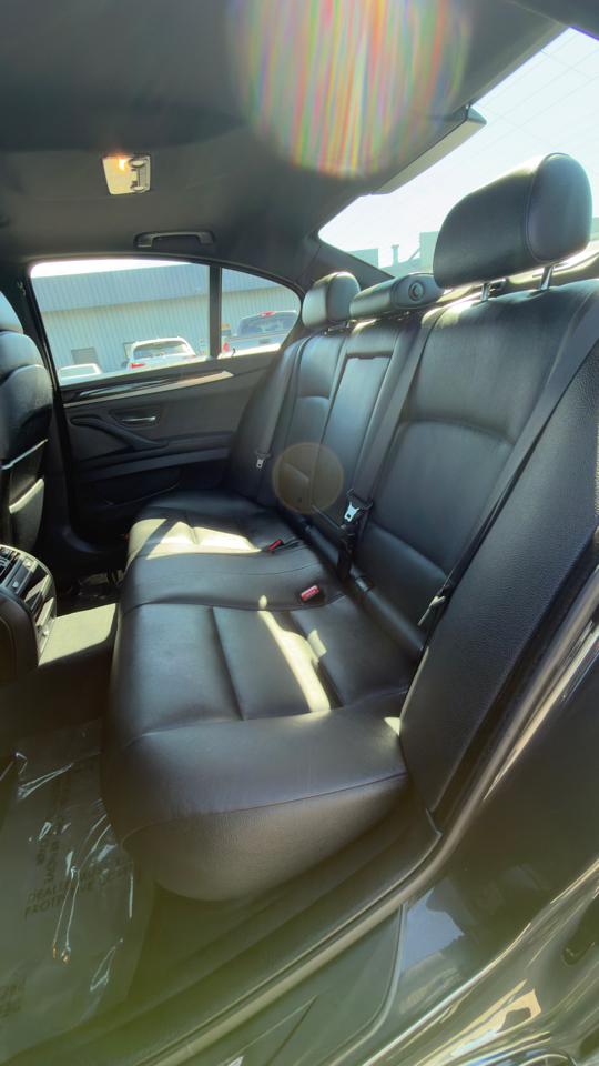 BMW 5 Series 4dr Sdn 550i xDrive AWD 2012