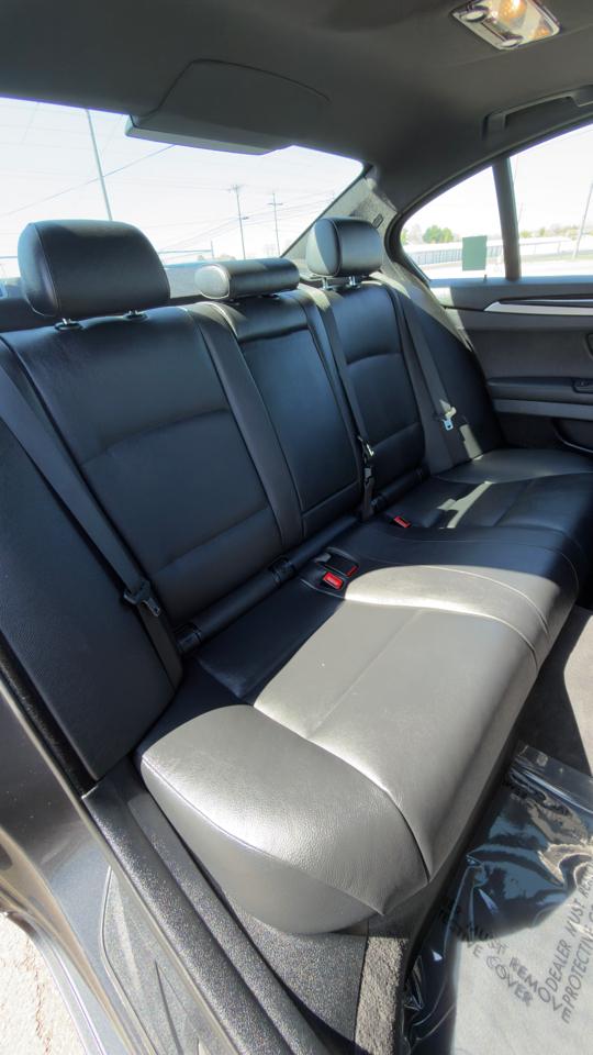 BMW 5 Series 4dr Sdn 550i xDrive AWD 2012