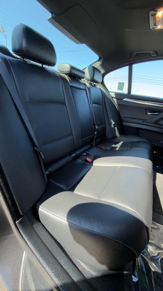 BMW 5 Series 4dr Sdn 550i xDrive AWD 2012