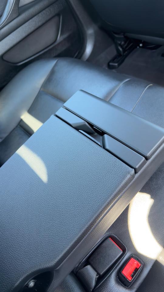 BMW 5 Series 4dr Sdn 550i xDrive AWD 2012