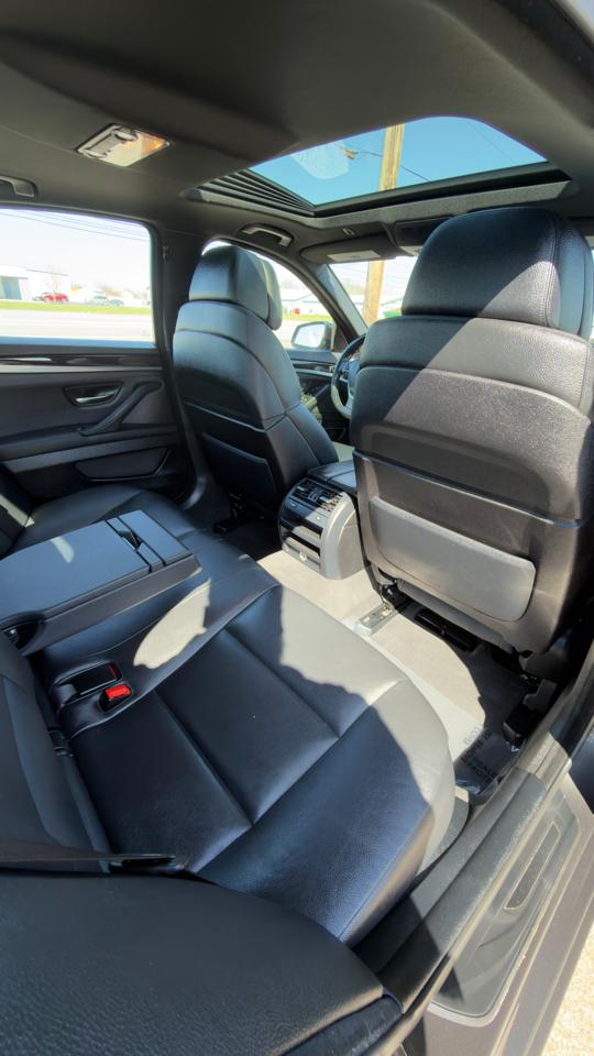 BMW 5 Series 4dr Sdn 550i xDrive AWD 2012