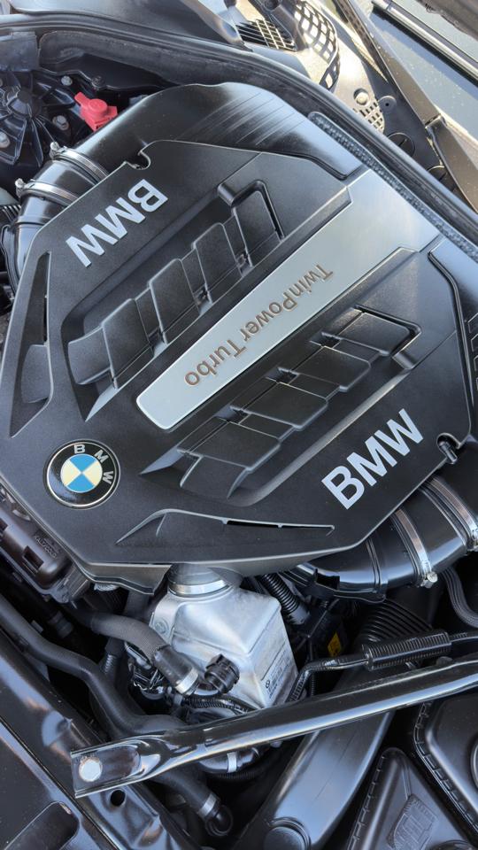 BMW 5 Series 4dr Sdn 550i xDrive AWD 2012