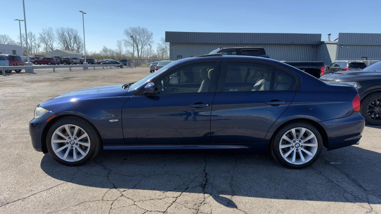 BMW 3 Series 4dr Sdn 328i RWD SULEV 2011