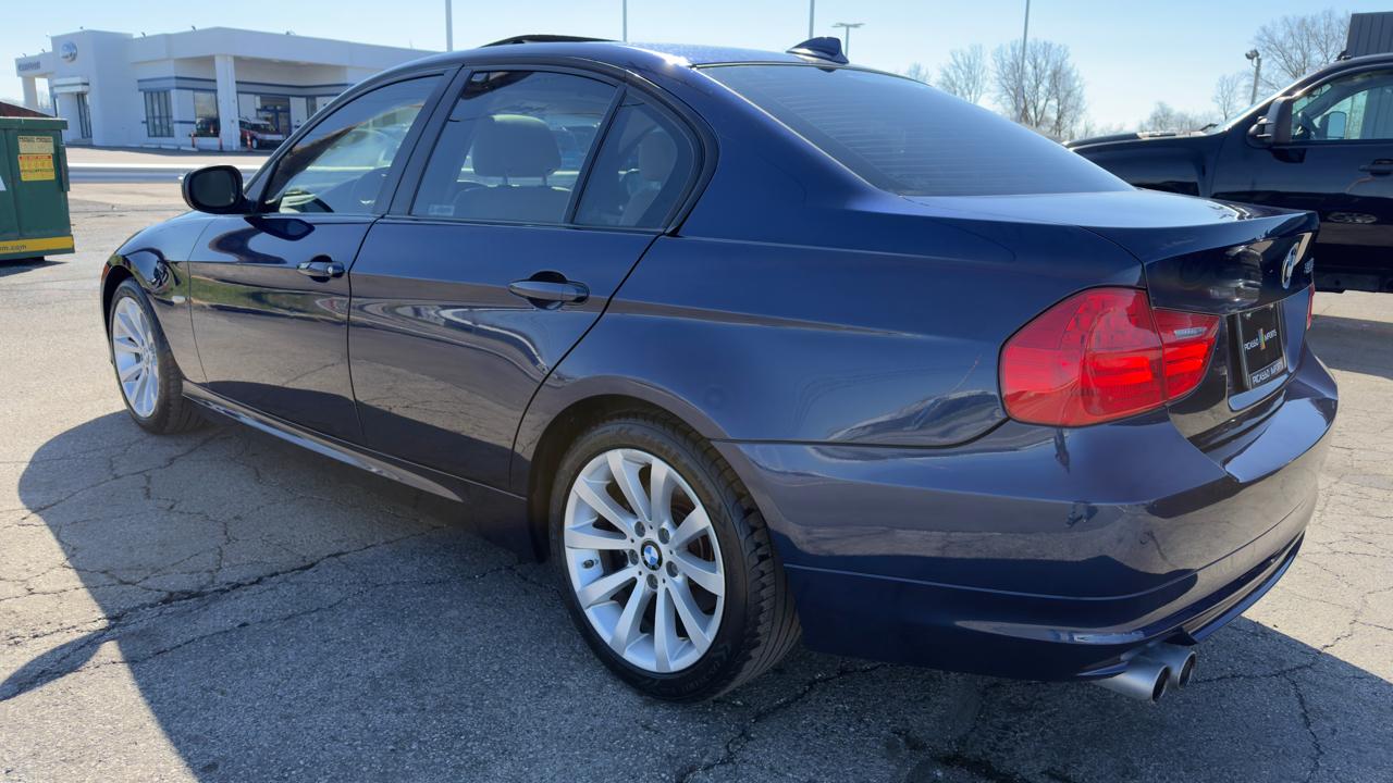 BMW 3 Series 4dr Sdn 328i RWD SULEV 2011