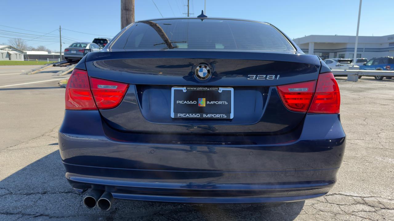 BMW 3 Series 4dr Sdn 328i RWD SULEV 2011