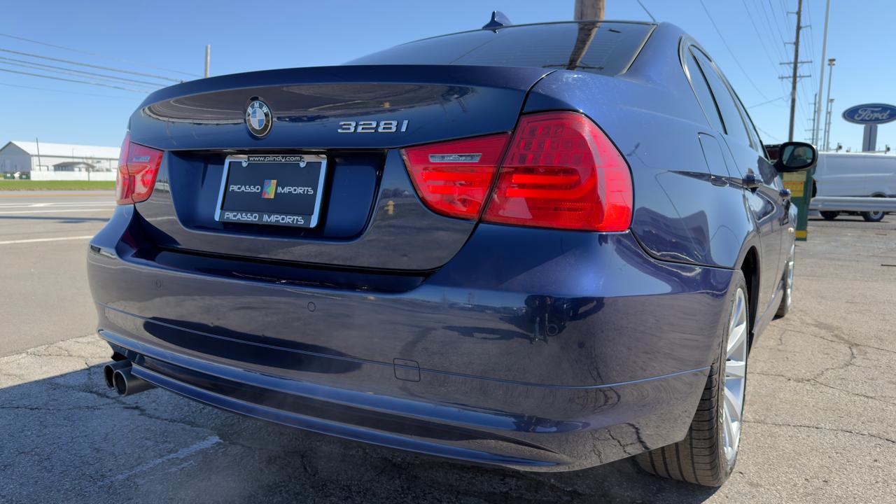 BMW 3 Series 4dr Sdn 328i RWD SULEV 2011