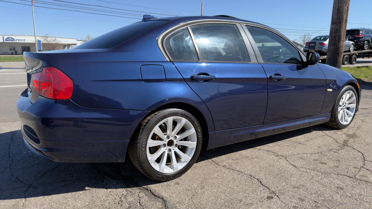 BMW 3 Series 4dr Sdn 328i RWD SULEV 2011