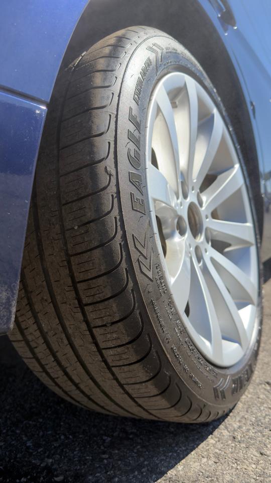 BMW 3 Series 4dr Sdn 328i RWD SULEV 2011